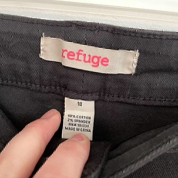 NEW NWT REFUGE Hi-Rise Cheeky Jean Shorts Black High Waisted 5" Inseam Cuffed 18 - Picture 4 of 12